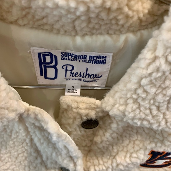 Auburn Tigers!! Sherpa Jacket NEW! ❤️🥰💐 - Picture 4 of 7